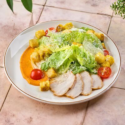 Цезарь с курицей в Римские пиццы по цене 530 ₽