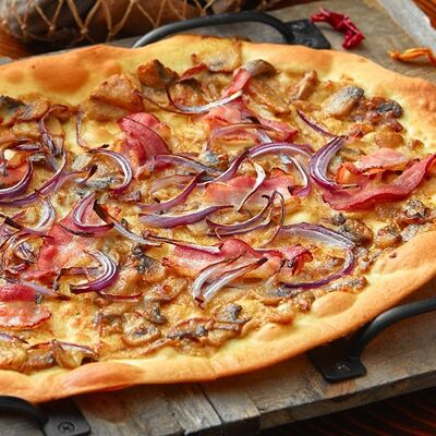 Фламмкухен- немецкий пирог в Линдерхоф по цене 995 ₽