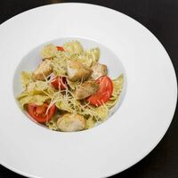 Таглиателли с курицей в Оазис