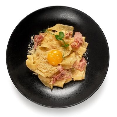 Карбонара с копченой грудинкой и яйцом в CITYBAR по цене 535 ₽