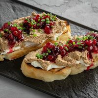 Брускетта с куриным паштетом в Peperoni