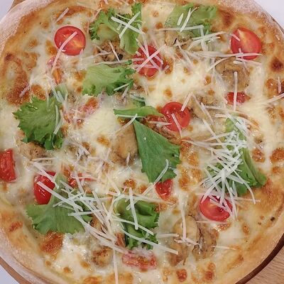 Пицца Цезарь в Перчим & солим по цене 640 ₽