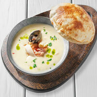 Суп Клэм-чаудер с морепродуктами в Перчини