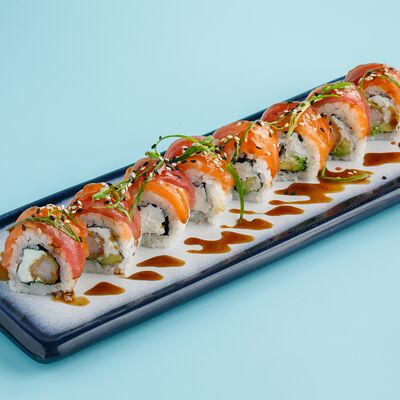 Ролл с лососем, тунцом и креветкой в темпуре в MO by Matisov по цене 1069 ₽