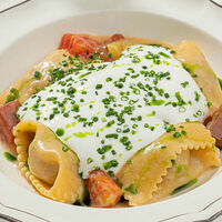 Равиоли с уткой и томатами в Sage