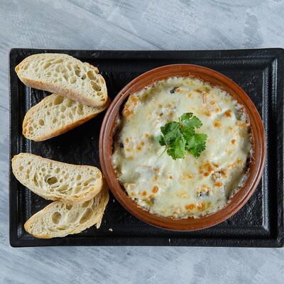 Жюльен с курицей и грибами в Чайхона Вадуд по цене 750 ₽