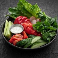 Овощная тарелка в Вода & Еда