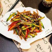Салат из свиных ушей в Китайская кухня ЖУИ
