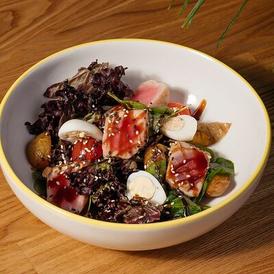 С тунцом и перепелиными яйцами в Cream Soda по цене 760 ₽