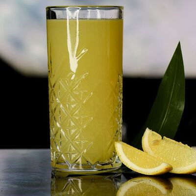 Сок свежевыжатый в Luna по цене 720 ₽