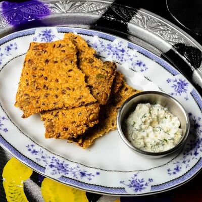 Крекеры с рикоттой в Цех по цене 250 ₽