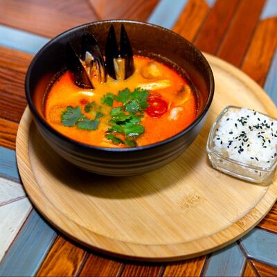 Том Ям с морепродуктамив Ресторан Невский по цене 495 ₽