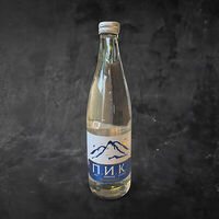 Минеральная вода без газа в COM PHO Вьетнамская кухня