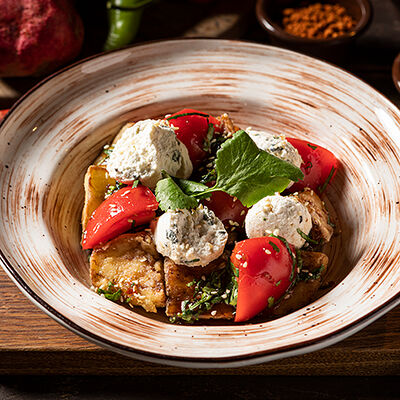 Салат из баклажан с сыром надуги в PRO.Хинкали by Novikov по цене 650 ₽