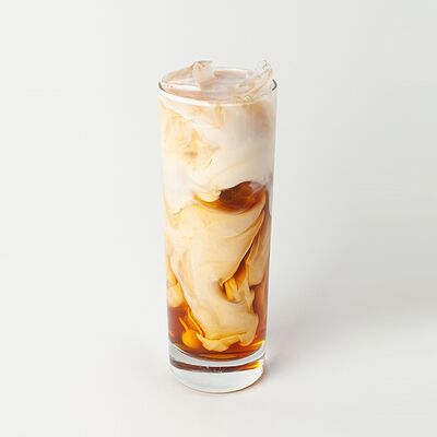 Айс-латте Medium в Surf Coffee X Val DIsere по цене 345 ₽