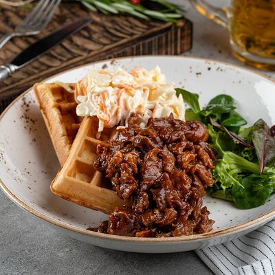 Вафли с рваной свининой и коул слоу в Double по цене 270