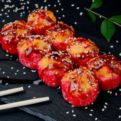 Ролл Запечённая сёмга в Суши и Роллы по цене 719 ₽