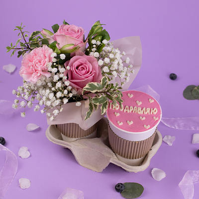 Подарочный набор букет цветов из роз и диантусов Симфония цвета и десерт в Пышно Расцвели по цене 2900 ₽