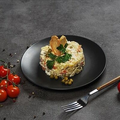 Салат Оливье 1/150 в Бургер удачи по цене 420 ₽