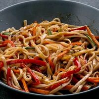 Вок с овощами в NonameLoungeSpb