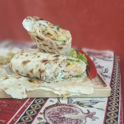 Гирос с курицей в лаваше в Огонь и дым по цене 300 ₽