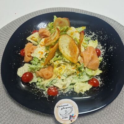 Цезарь с лососемв Райский дворик по цене 600 ₽