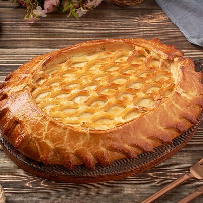 Пирог с красной рыбой в Ватруш пекарня-кондитерская по цене 930 ₽