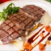 Медальоны из телятины с обжаренным картофелем и грибным соусом в Фаэтон по цене 1250