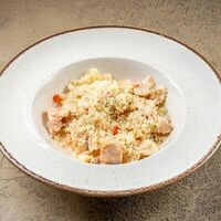 Фарфалле с лососем в сливочно-икорном соусе в У рыбака