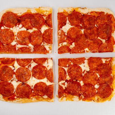 Пеперони в Кофейня Кофеинка по цене 990 ₽