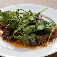 Теплый салат с куриной печенью в Ривьера