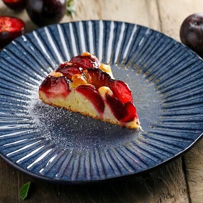 Пирог сливовый в Баклажан в ТЦ 