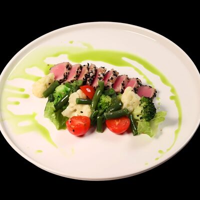 Стейк из тунца в Beer & Fire Grill по цене 847 ₽