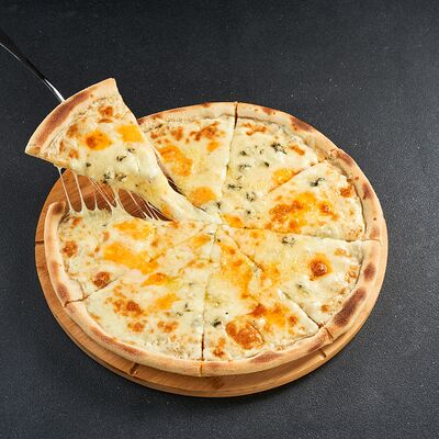 Пицца 4 сыра в Lafa Lounge по цене 820 ₽
