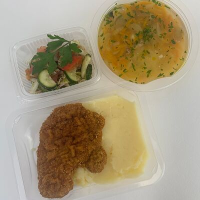 Бизнес-ланч №2 в Gost Food по цене 550 ₽