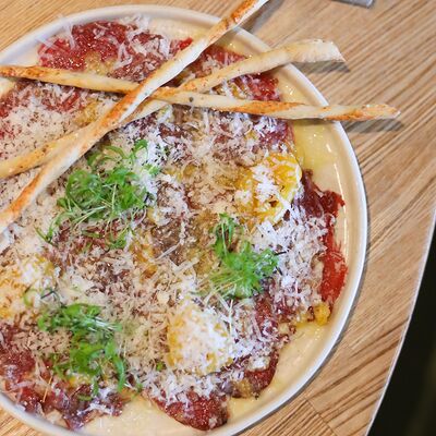 Карпаччо из говядины с печеным перцем в Vivezza по цене 790 ₽