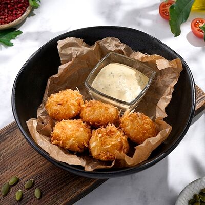 Креветочные шарики с соусом катаифи в Петрушка по цене 456 ₽