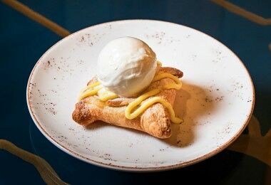 Татин грушевый в Dolce Vita по цене 340 ₽