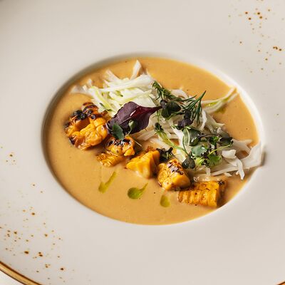 Кукурузный крем-суп с мясом крабав La vino по цене 490 ₽