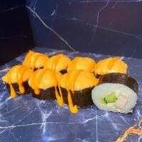 Запечённый ролл с жареной курицей в Tokio