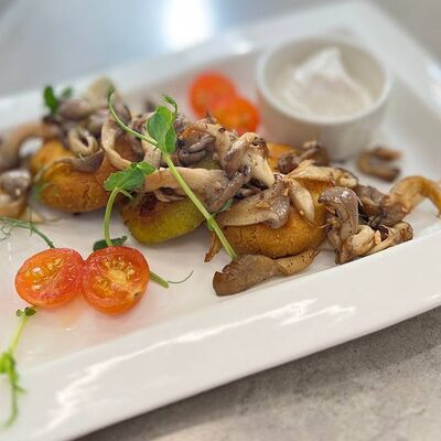 Ассорти из растительных котлет (нутовые, картофельная со шпинатом) в Кокофреш по цене 400 ₽