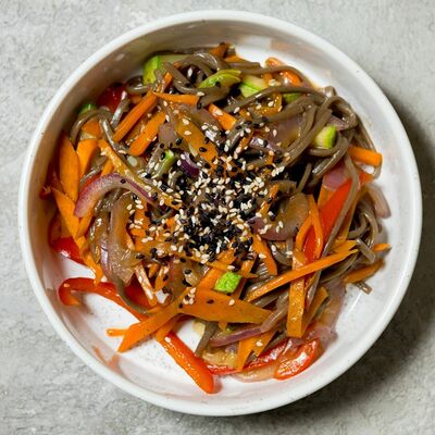 Wok с гречневой лапшой в Smile по цене 321 ₽