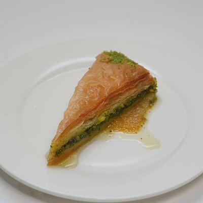 Пахлава классическая в ТРИ КАЗАНА по цене 320 ₽