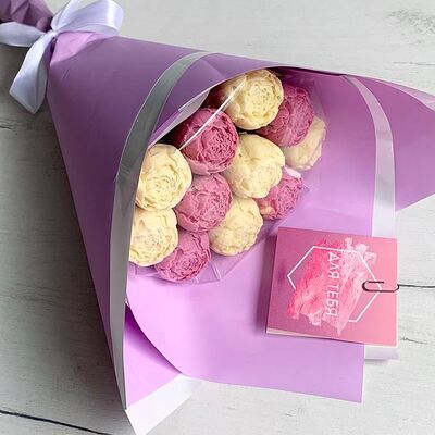 Букет из 11 шоколадных пионов в Berry prime по цене 1450 ₽