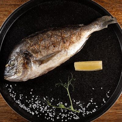 Дорадо запеченная в Cernovar по цене 1089 ₽