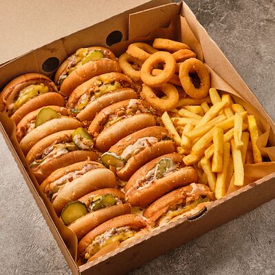 Сет мини-бургеров с фри и луковыми кольцамив Casa Trattoria по цене 2900 ₽