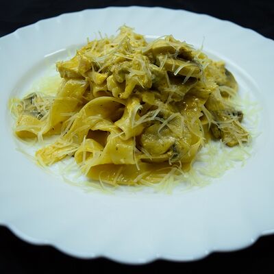 Паста с курицей и грибами в Pizza Fest по цене 259 ₽