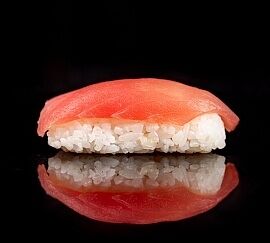 Суши тунец х 2 в Суши Стар по цене 288 ₽