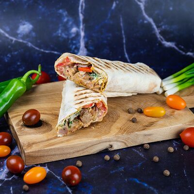 Буррито в лаваше куриный в Царская шаурма по цене 450 ₽