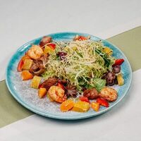 Теплый салат с морепродуктами с чатни из цитрусовых фруктов в Ривьера